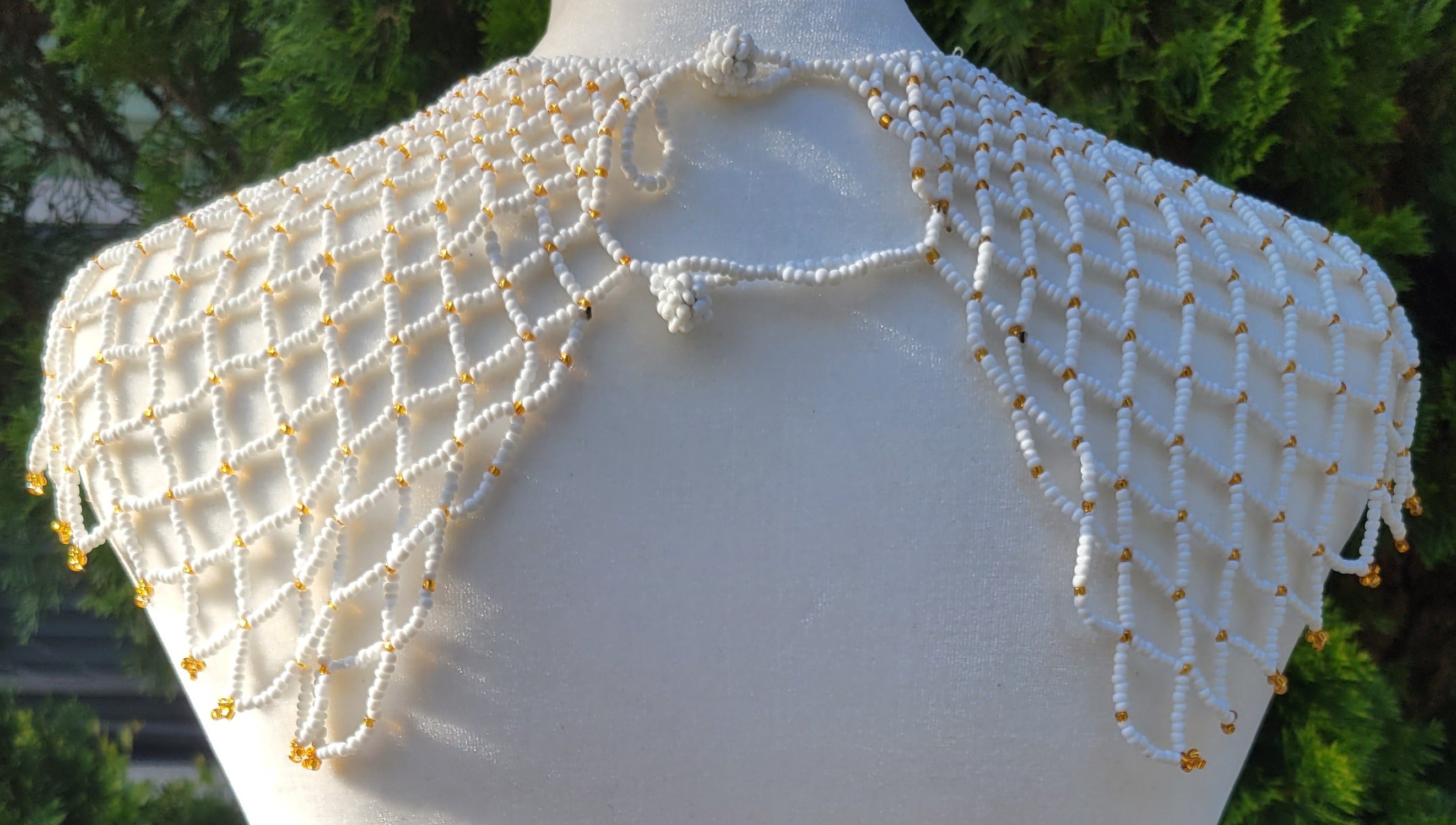 White & Light Gold Beaded Collar Necklace