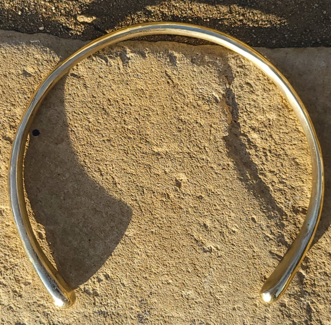 Smooth Reversible Brass Choker